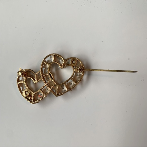 Daisy Chain Enamel Double Heart Brooch Vintage - Picture 6 of 7